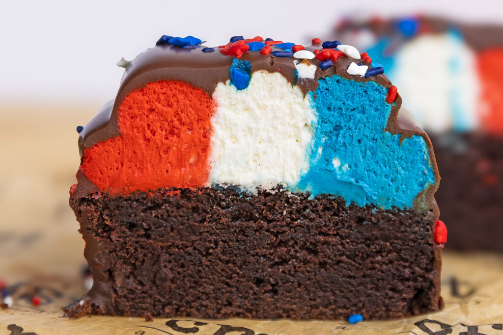 Red White & Blue Wavy Cake CRUST a baking company 1650px Red White & Blue Wavy Cake CRUST a baking company 1650px